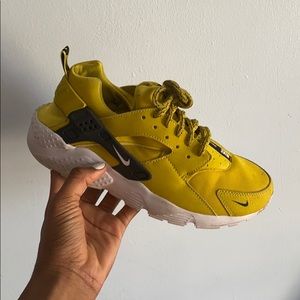 yellow huaraches